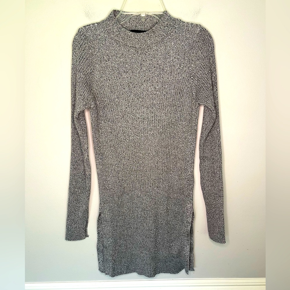 Top Shop Size 4 Gray Knit Long Sleeve Mock Neck Long Sweater